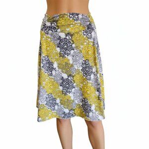 Tranquility Skirt Paisley Stretch Gray Black Yellow White Pullon Size Medium
